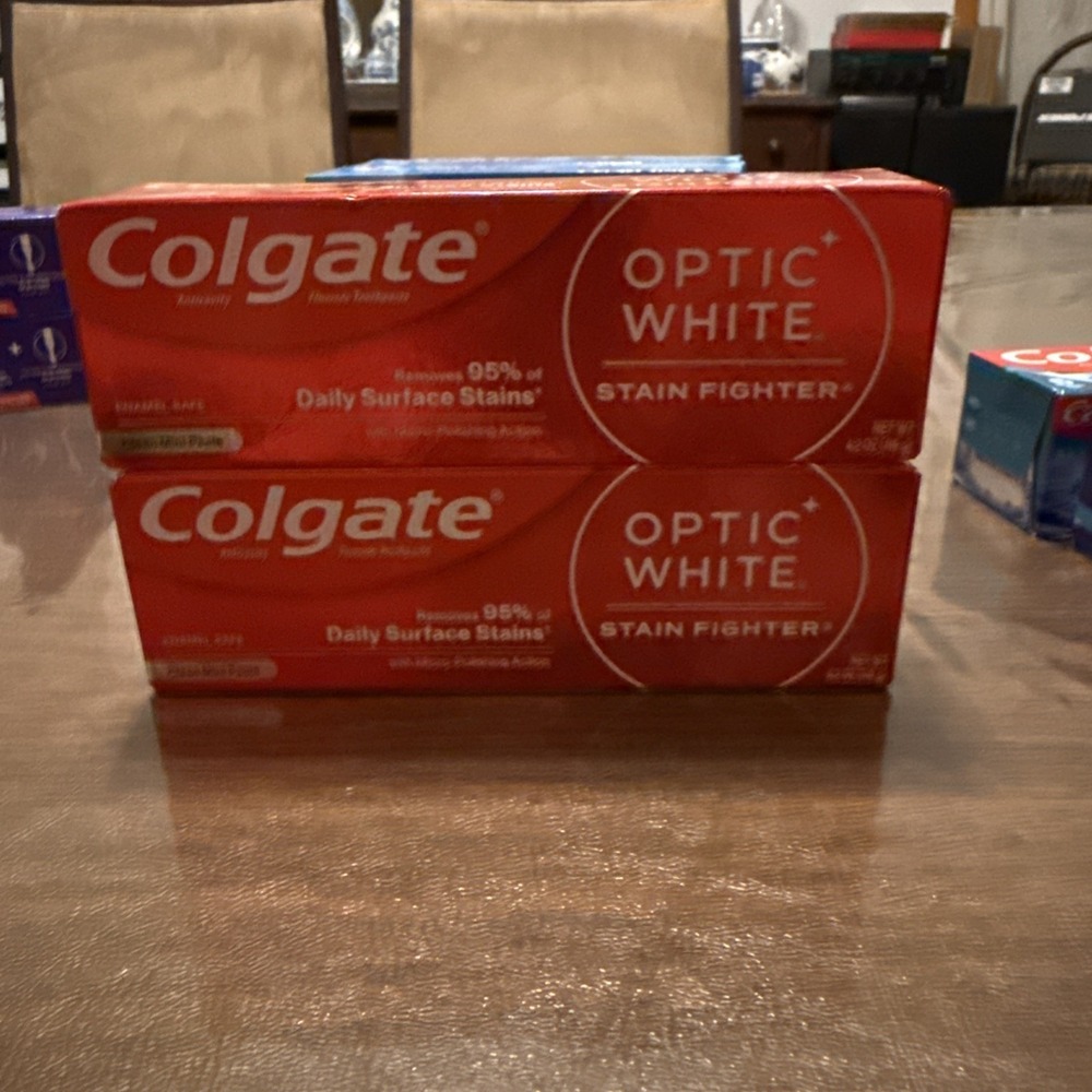 Lot of 2 Colgate OPTIC WHITE STAIN FIGHTER Toothpaste Clean Mint Paste, 4.2oz